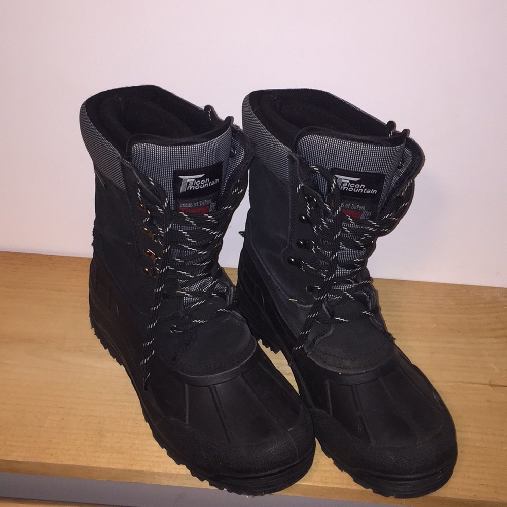 Men’s Waterproof and Insulated Snow Boots!